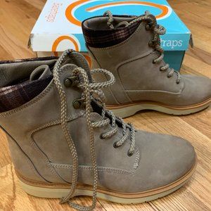 New in Box BARETRAPS Adams Mushroom Tan Suede Hiker Boots Shoes Plaid Trim 7.5 M